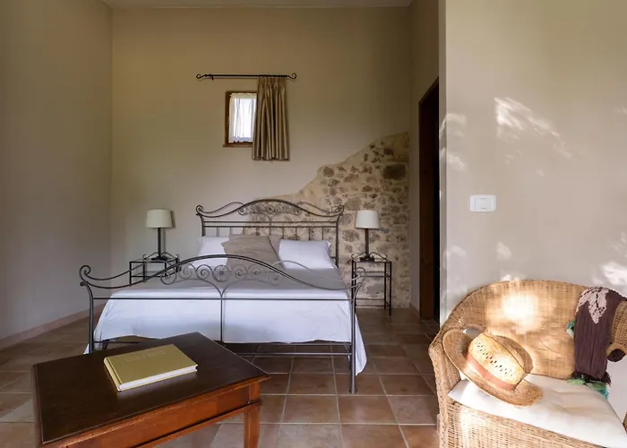 מלון Tenuta Fattoria Vecchia 2*